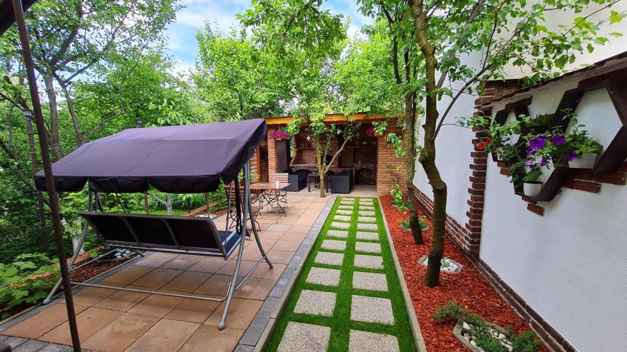 Вілла Cozy House With Nice Garden In Heart Of City Center Клуж-Напока Екстер'єр фото